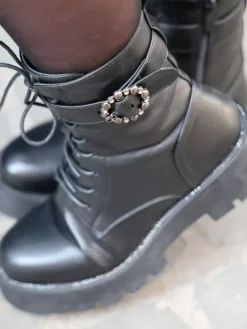 Cheap Boots Julia Noir Chaussures