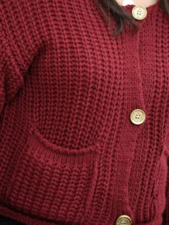 Shop Gilet Cassie Burgundy Pulls Et Gilets