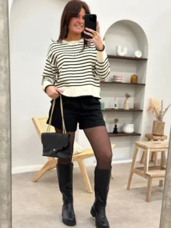 Shop Pull Jasmine Beige Noir Pulls Et Gilets