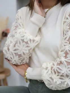 New Pull Laure Creme Pulls Et Gilets
