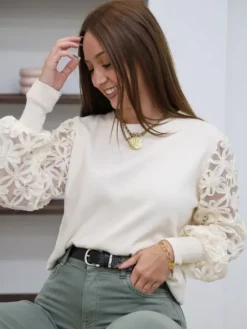 New Pull Laure Creme Pulls Et Gilets